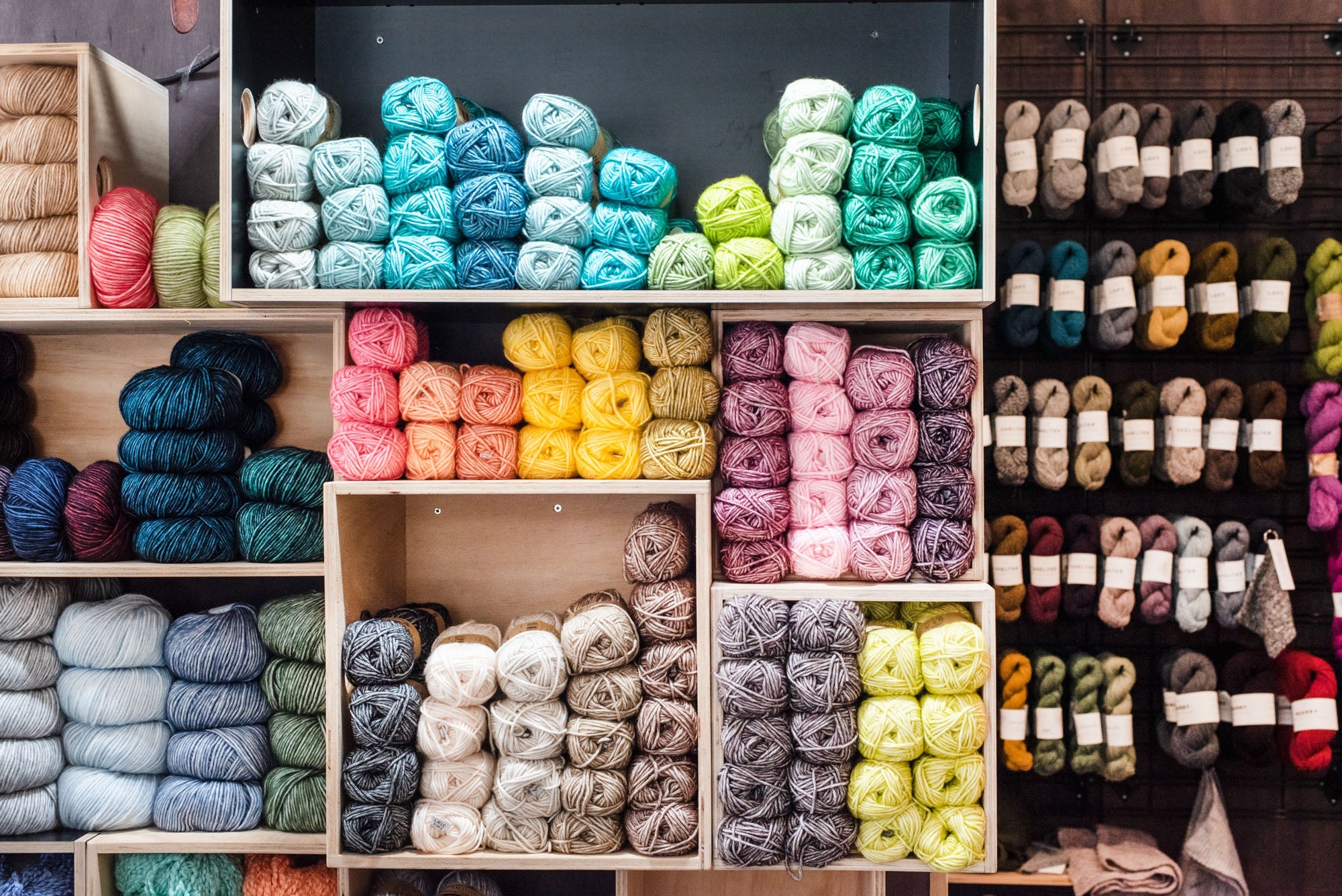 Balls of yarn at Skein Sisters shop, photo by Rhiannon Hopley