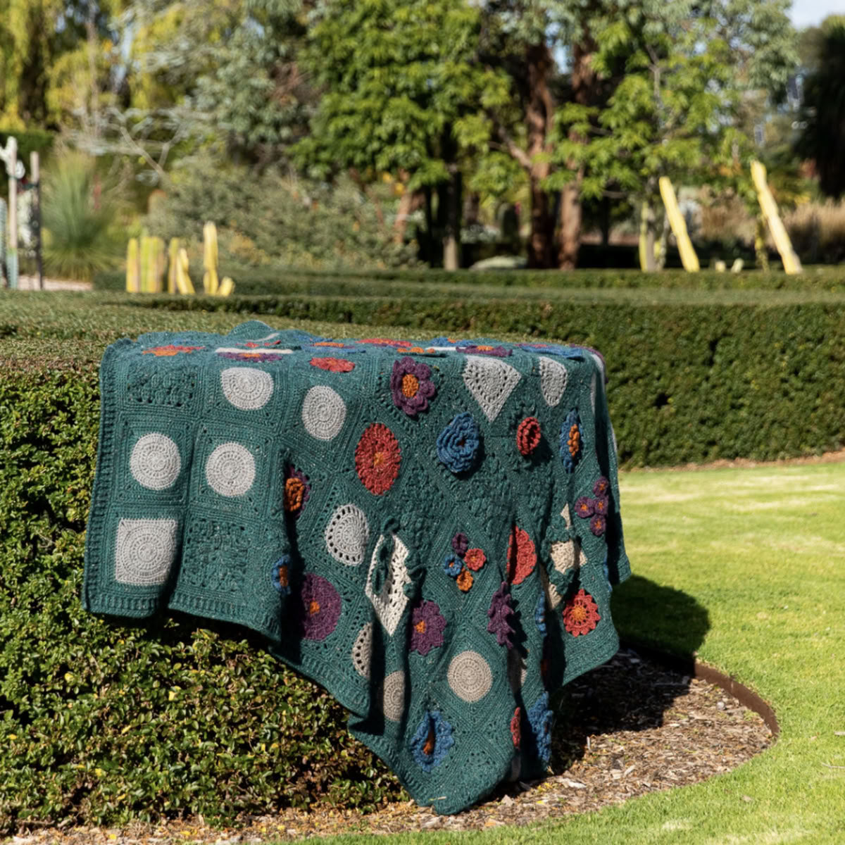 Granny Square Garden – crochet pattern book – view 9