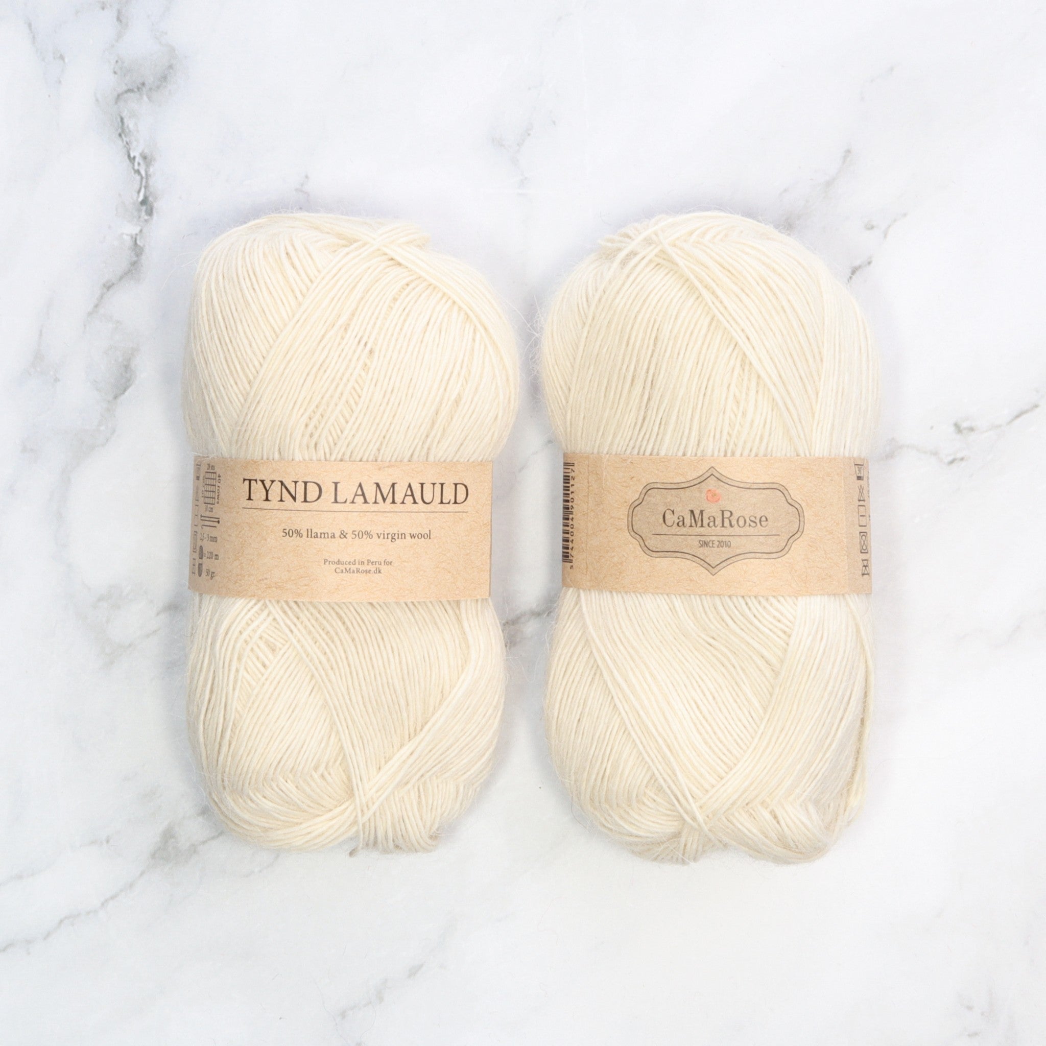CaMaRose Tynd Lamauld in colourway Off-White – 4ply weight llama, wool yarn