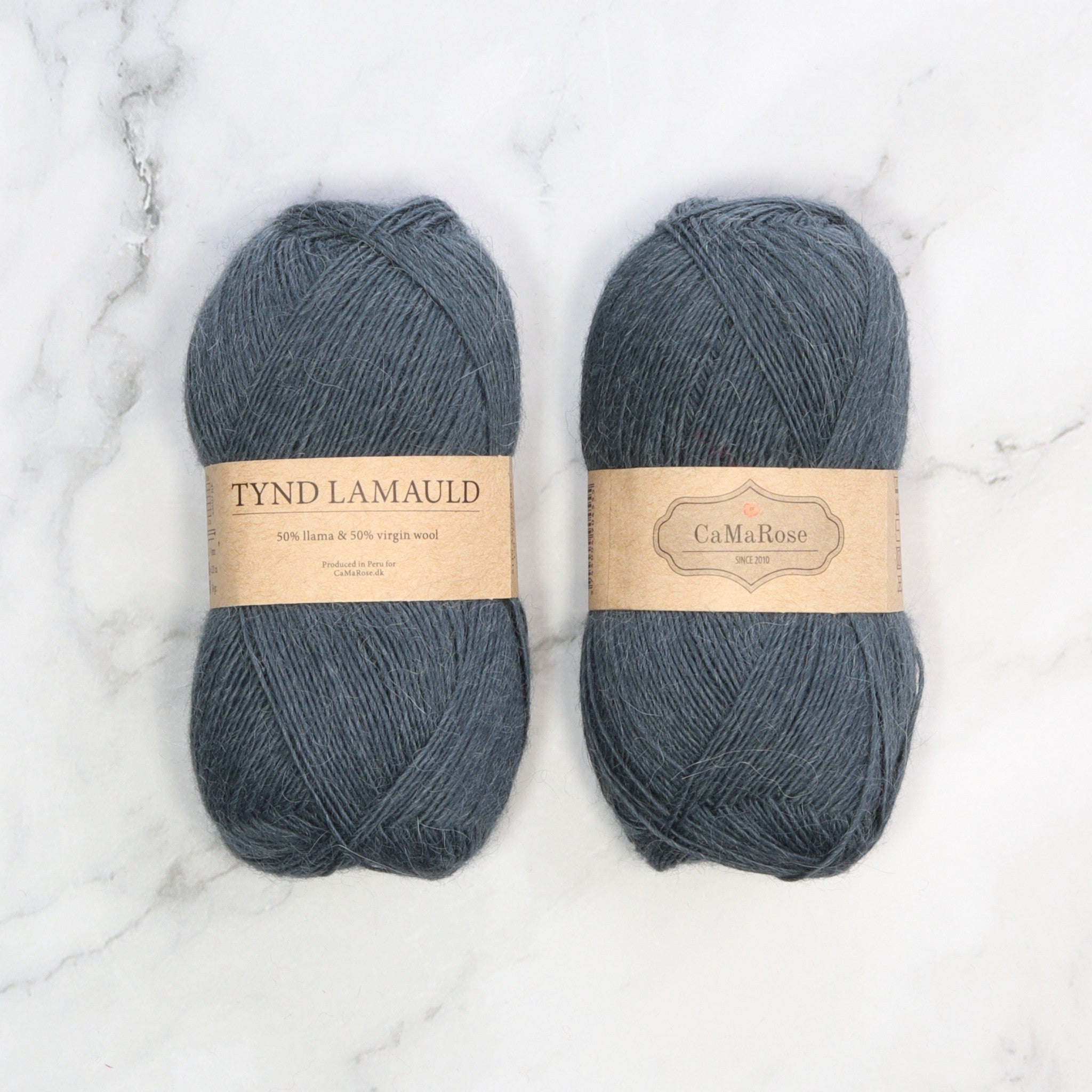 CaMaRose Tynd Lamauld in colourway Anthracite Blue – 4ply weight llama, wool yarn