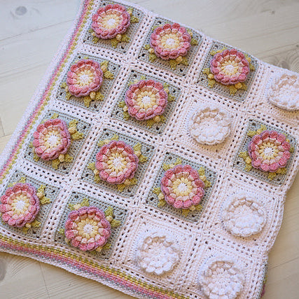 La Petite Fleur Blanket crochet kit – view 3
