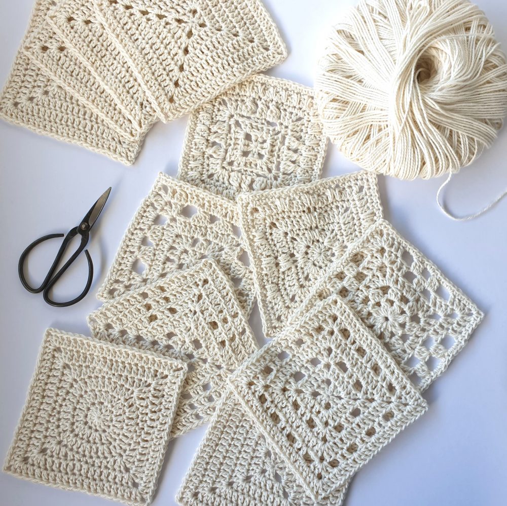 Granny Square Academy – crochet pattern book – view 2