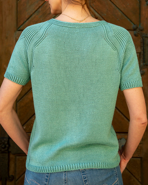 Sway Line Tee V-neck knitted in Katia Lino 100%, back view showing the raglan shoulder seam