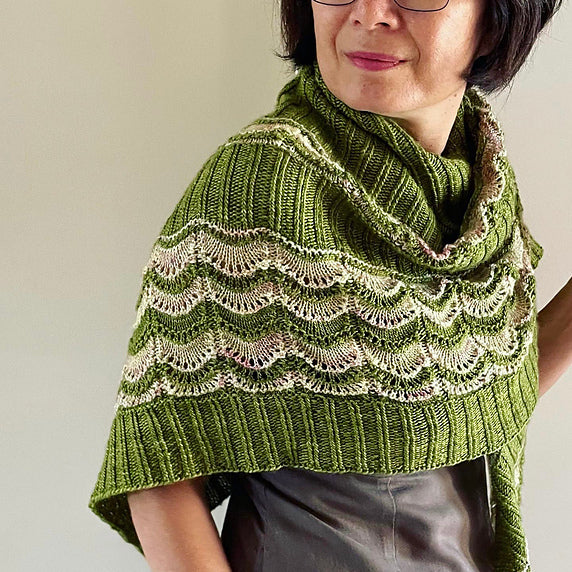 Krisanteema Shawl knitting kit