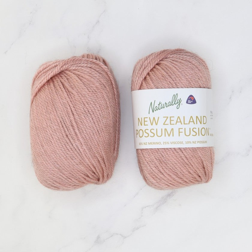 Lace Cowl & Beanie Kit in NZ Possum Fusion