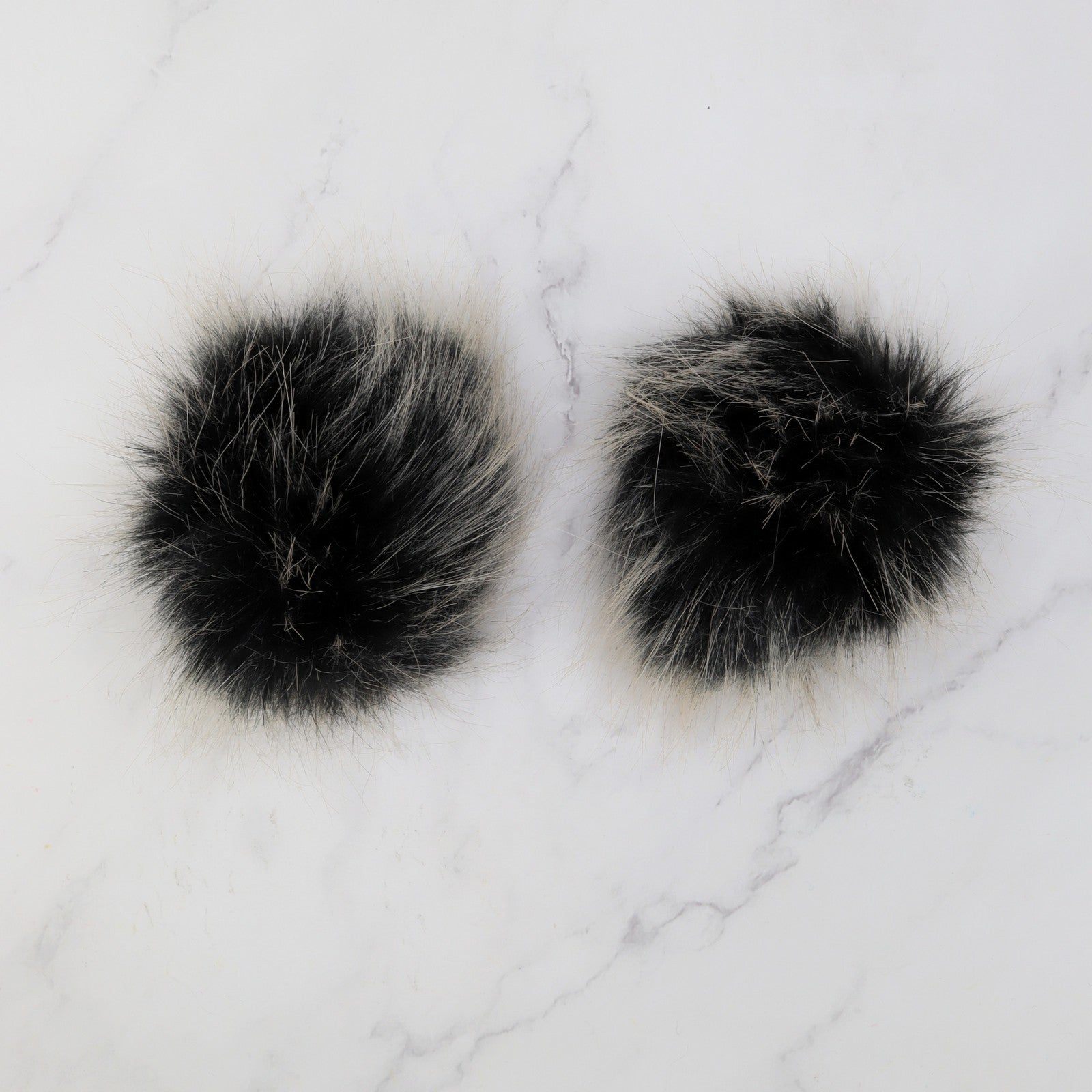 Skein Sisters Pom Poms – Iron
