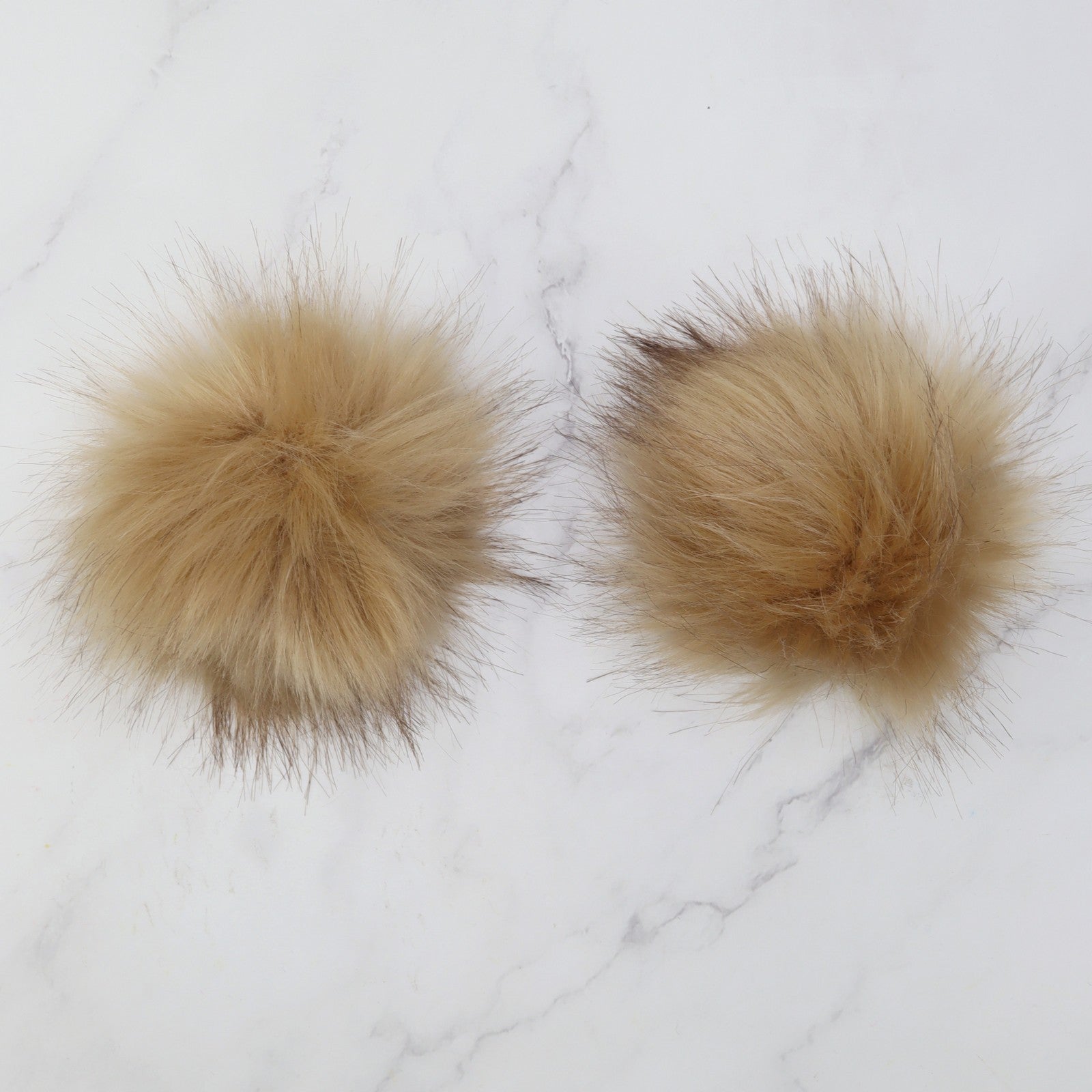 Skein Sisters Pom Poms – Taupe