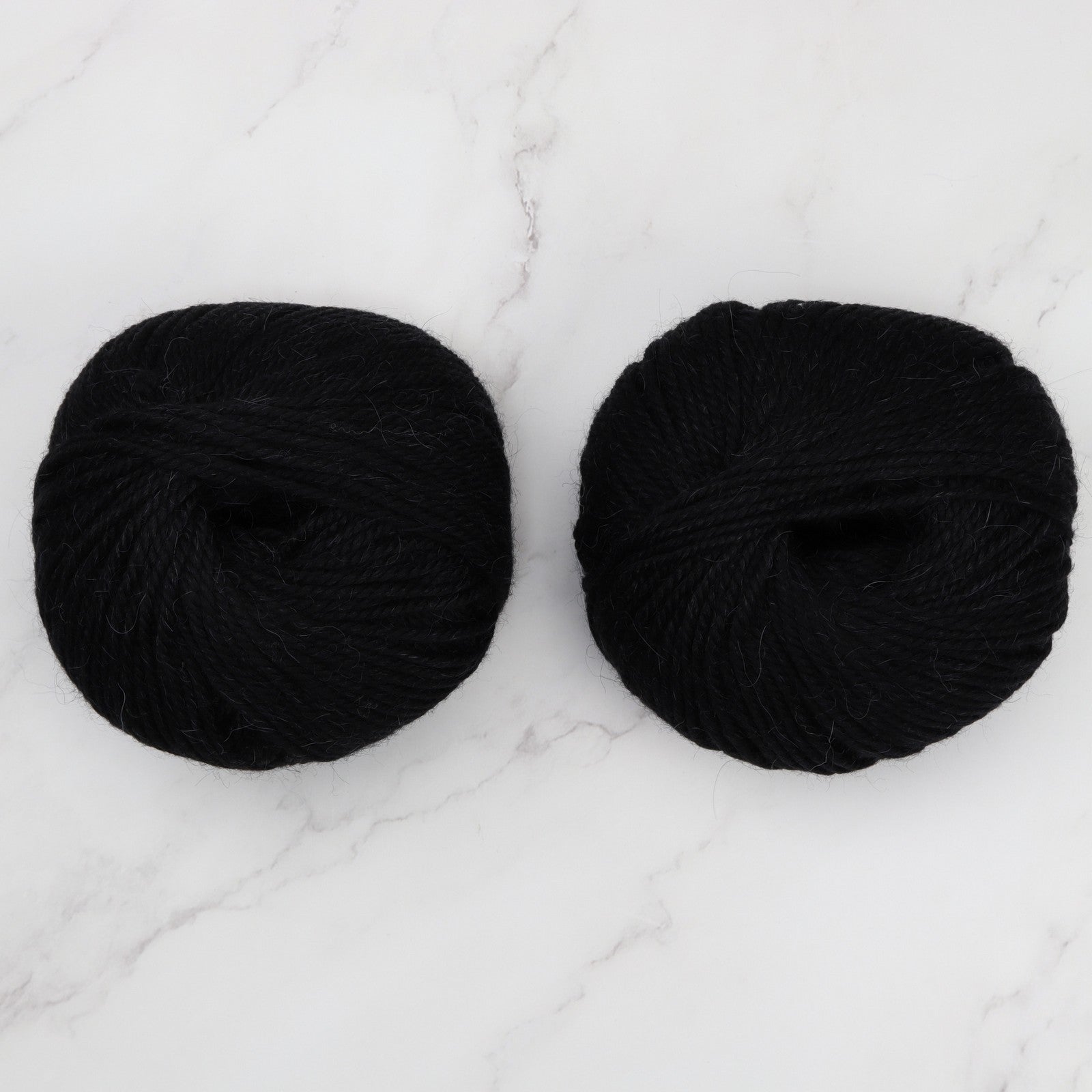 Skein Sisters The Local Scarf kit, colourway Black