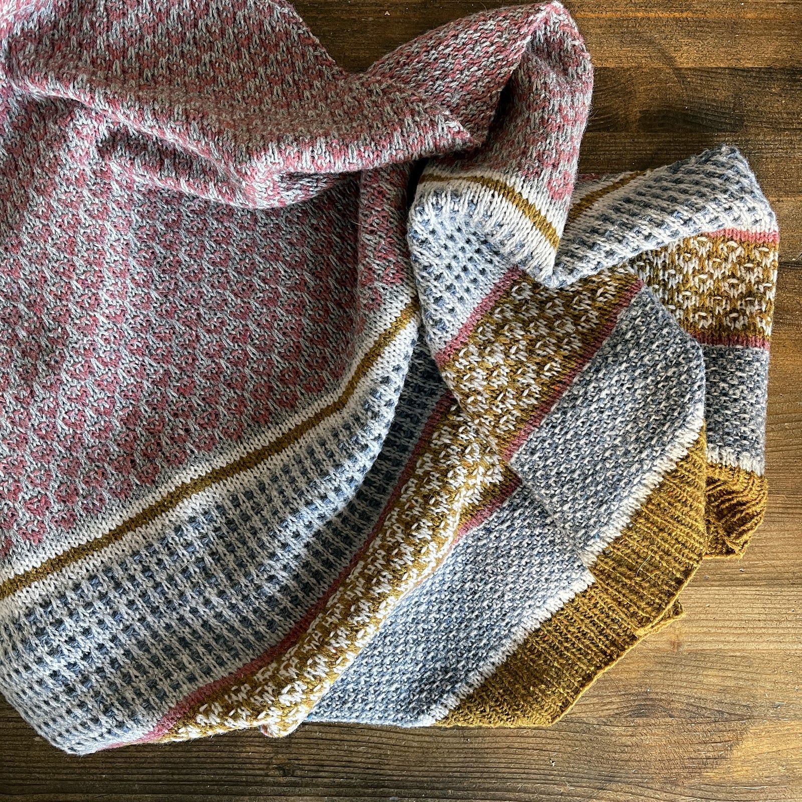 SSP (slip stitch party) Shawl knitting kit – view 3