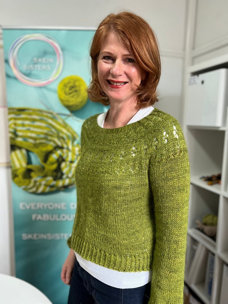 Ranunculus Sweater Yarn knitting kit – view 3