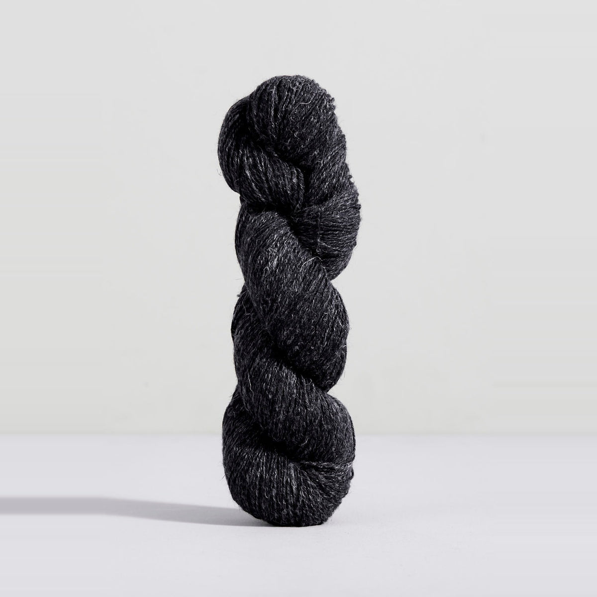 Urth Yarns Trill – Raven
