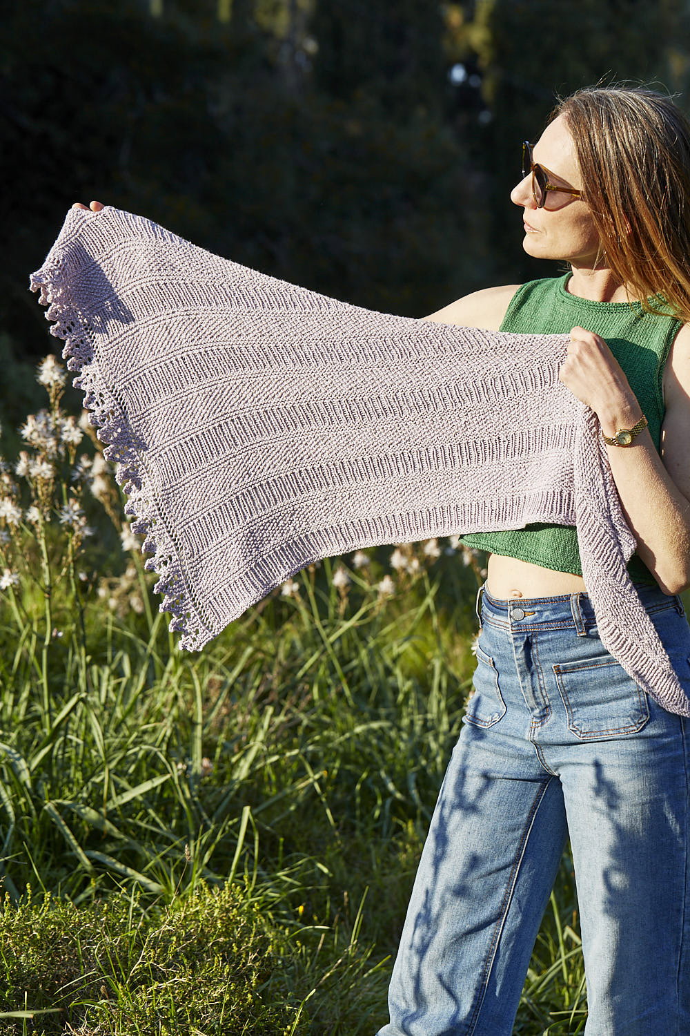 Tarla Shawl shawl by Catherine Salter Bayar, knitted in Urth Yarns Etesia