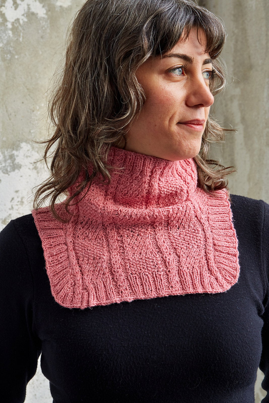 Warble cowl by Catherine Salter Bayar, knitted in Urth Yarns Trill