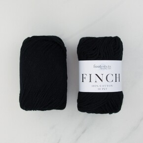 Texyarns Chatsworth Blanket Kit in Finch: 6206 Black