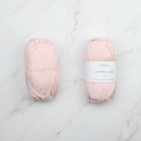 Texyarns Cliveden Blanket Kit in Peppin 10: 1004 Petal + Fringe