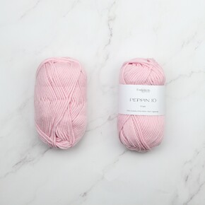 Texyarns Cliveden Blanket Kit in Peppin 10: 1005 Peony