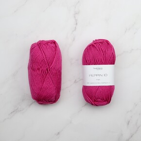 Texyarns Cliveden Blanket Kit in Peppin 10: 1008 Lipstick + Fringe