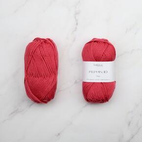Texyarns Cliveden Blanket Kit in Peppin 10: 1009 Coral + Fringe