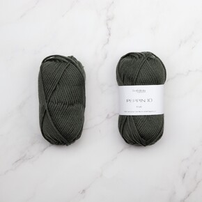 Texyarns Cliveden Blanket Kit in Peppin 10: 1026 Slate + Fringe