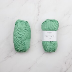 Texyarns Cliveden Blanket Kit in Peppin 10: 1028 Sage