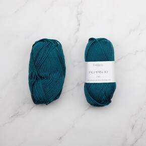 Texyarns Cliveden Blanket Kit in Peppin 10: 1032 Peacock + Fringe