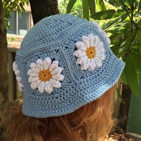 Daisy Days Bucket Hat Set in Finch