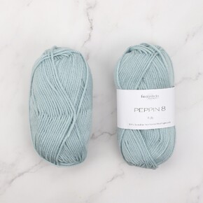 Lisbeth Blanket Set in Peppin 8: 832 Pond