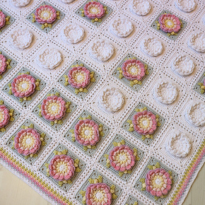 La Petite Fleur Blanket Set in Wren