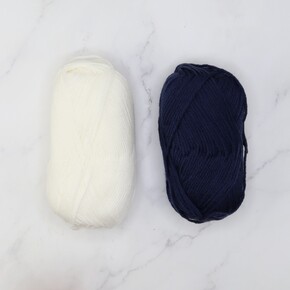 Nectar Blanket Set in Peppin 4: Blue Bee - White