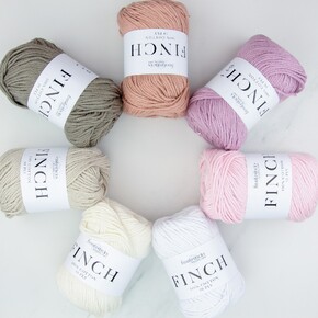 Rainbow Ripple Baby Blanket Kit: Chunky Pinks