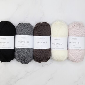 Squircles Blanket Set in Peppin 8: Baa Baa Black Sheep
