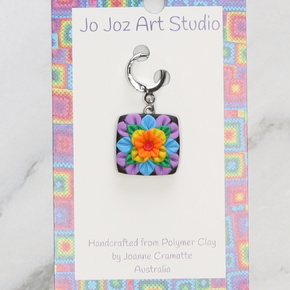 Jo Joz Art Studio Granny Square Bright Stitch Marker: Style 8