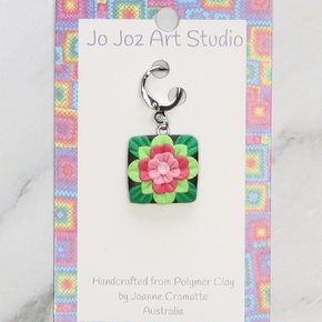 Jo Joz Art Studio Granny Square Pink/Green Stitch Marker: Style 1
