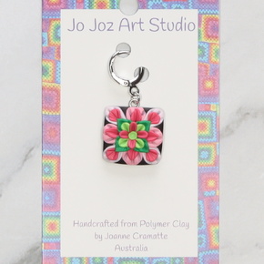 Jo Joz Art Studio Granny Square Pink/Green Stitch Marker: Style 4