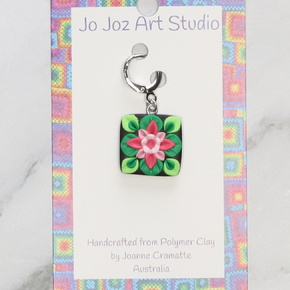 Jo Joz Art Studio Granny Square Pink/Green Stitch Marker: Style 5