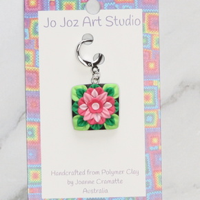 Jo Joz Art Studio Granny Square Pink/Green Stitch Marker: Style 6
