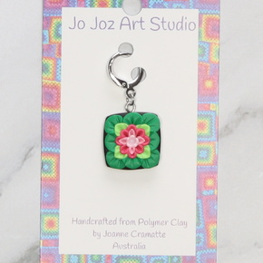 Jo Joz Art Studio Granny Square Pink/Green Stitch Marker: Style 7