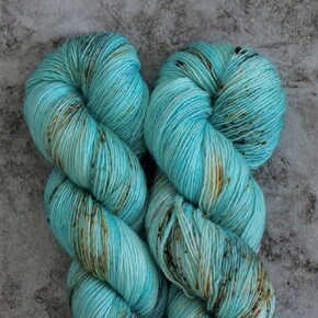 Madelinetosh ASAP: 0945 R:E:D DYED TO ORDER 30/05/2025
