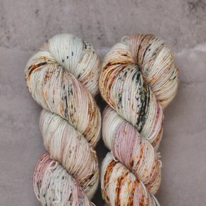 Madelinetosh Twist Light: 0098 Frontier Stars DYED TO ORDER 30/05/2025