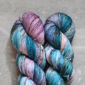 Madelinetosh Tosh Merino Light: 0687 West Texas Sunset DYED TO ORDER 30/05/2025