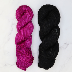 Tundra Scarf Kit in Fiori Grande + DK IV: Magenta/Black