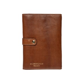 Re:Designed Project 7 Needle Case: Walnut/Gold PREORDER 14/04/2026