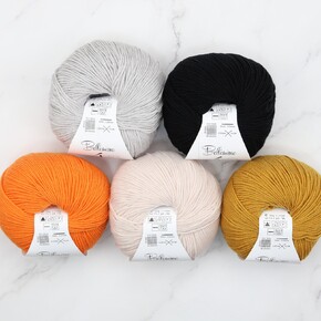 Shawlography Kit in Bellissimo 4ply Merino: Zinger