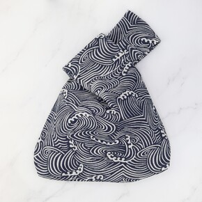 by Skein Sisters Knot Project Bag: Ocean Waves