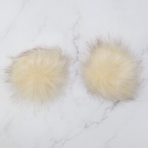 by Skein Sisters Pom Pom: Cream