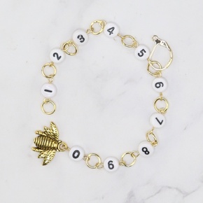 by Skein Sisters Number Chain Row Counter: Bee Small
