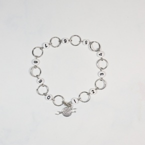 by Skein Sisters Number Chain Row Counter: Silver Yarn Large