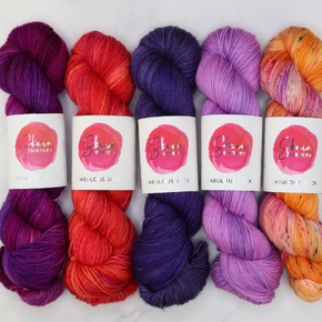 Aurora Cabin Triangle Set in Fabulous Sock: Scott's Pink