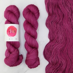 Skein Sisters Fabulous Sock: 1408 Séance