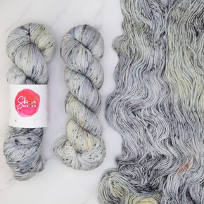 Skein Sisters Fabulous Sock DYED TO ORDER 13/05/2025: 1590 Blue Banded Bee